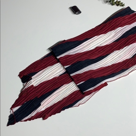 Pleated Fall Neck scarf red black and white access - Picture 2 of 5